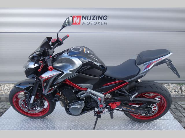 kawasaki - z900