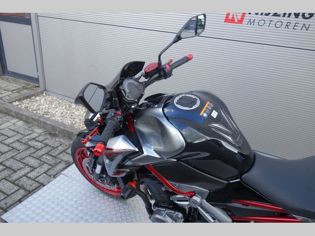 kawasaki - z900