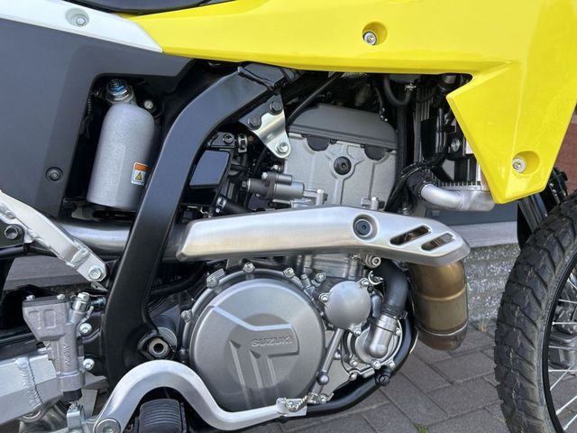 suzuki - dr-z-4-s