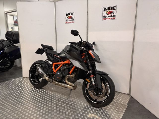 ktm - 1290-super-duke-r