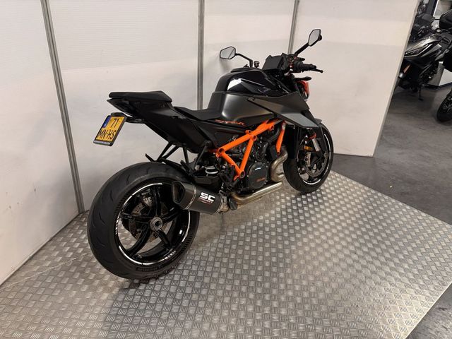 ktm - 1290-super-duke-r