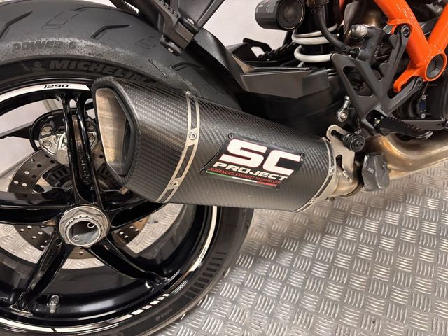 ktm - 1290-super-duke-r