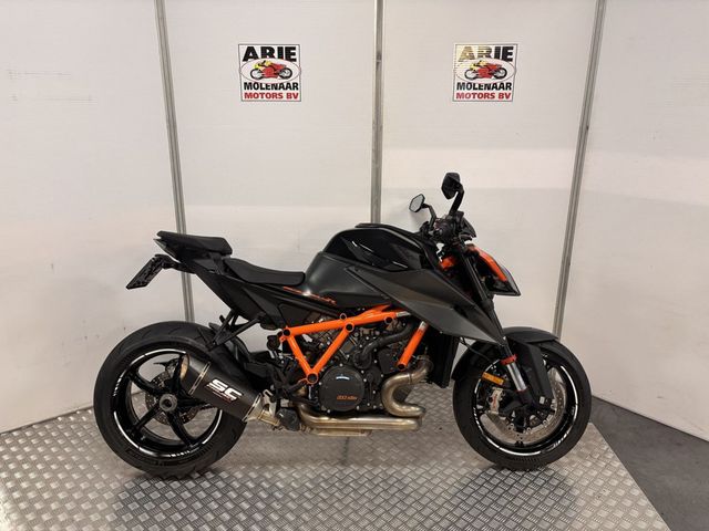 ktm - 1290-super-duke-r