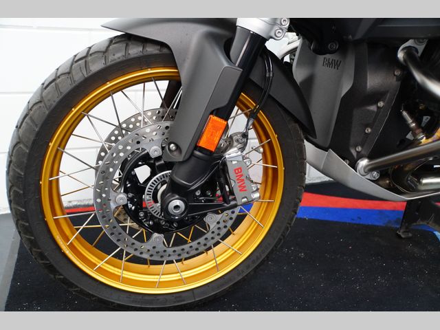 bmw - r-1300-gs-adventure-trophy