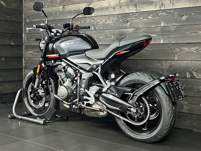 triumph - trident-660