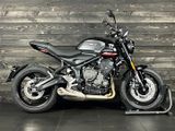 TRIUMPH TRIDENT 660