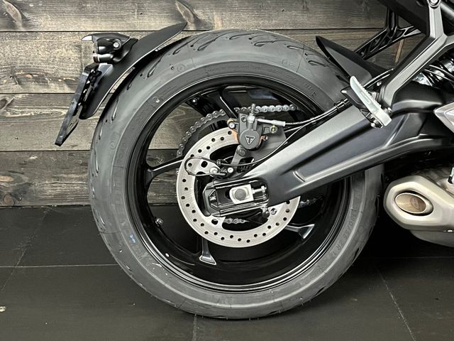 triumph - trident-660