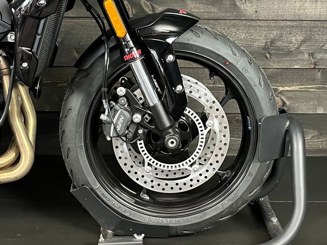 triumph - trident-660