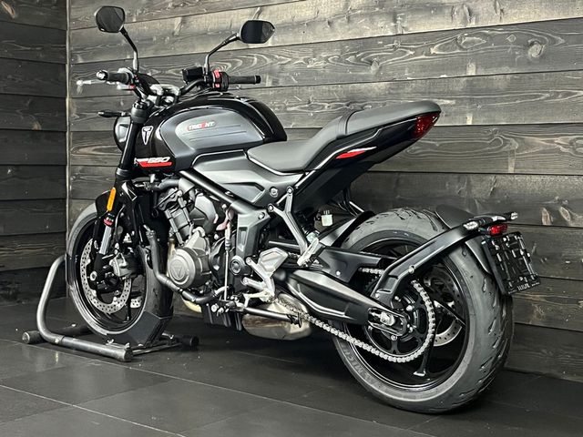 triumph - trident-660