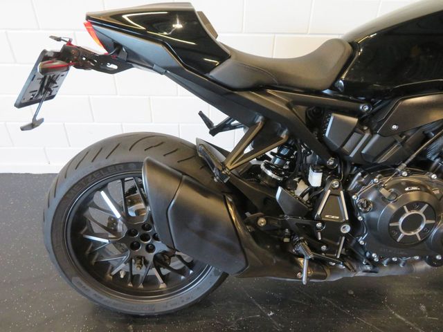 honda - cb-1000-r-black-edition