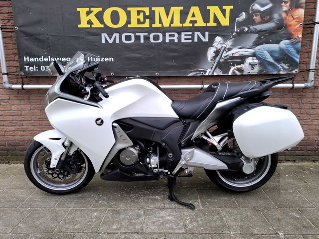 honda - vfr-1200-f-dct-c-abs