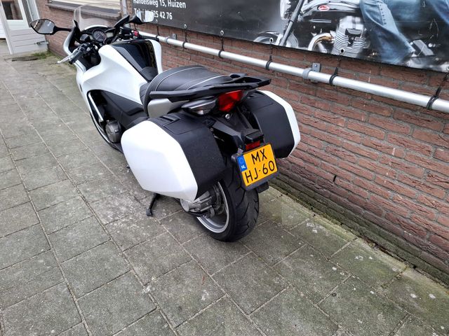 honda - vfr-1200-f-dct-c-abs