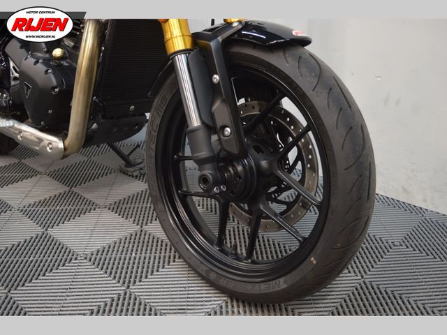 triumph - speed-400