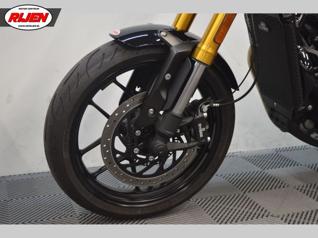 triumph - speed-400