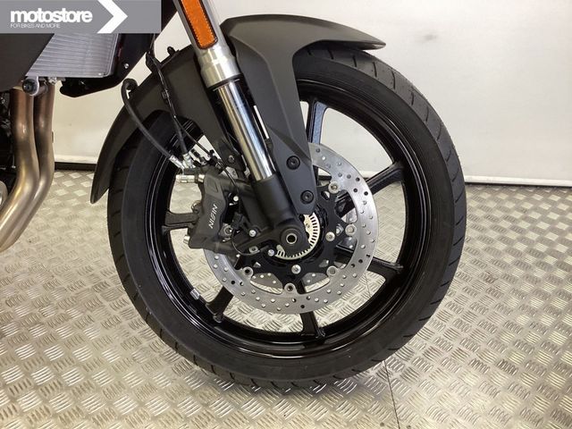 suzuki - v-strom-800