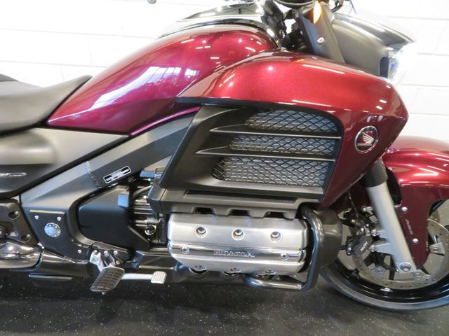 honda - gl-1800-goldwing-bagger