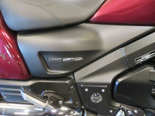 honda - gl-1800-goldwing-bagger