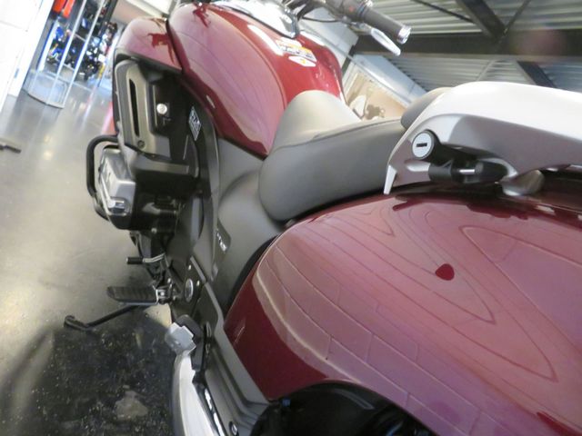 honda - gl-1800-goldwing-bagger
