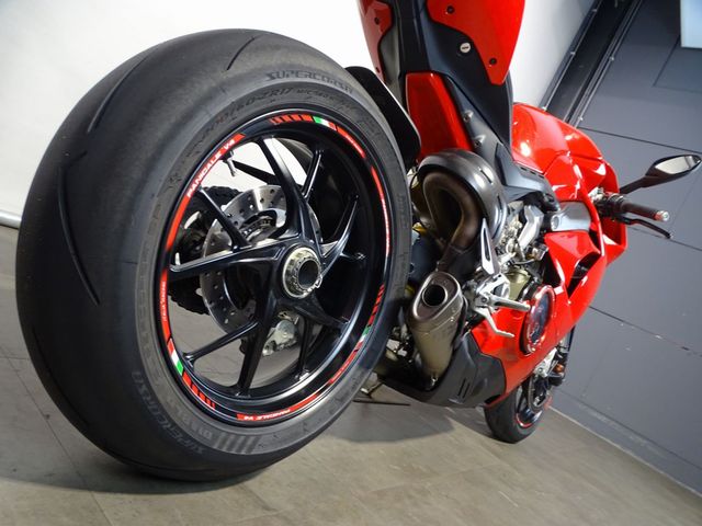 ducati - panigale-v4