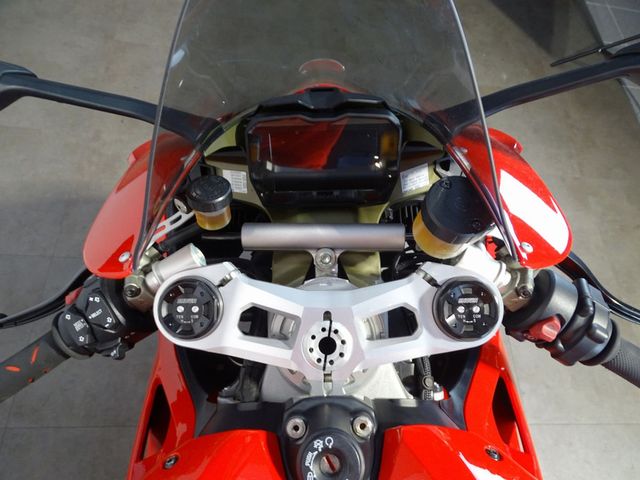 ducati - panigale-v4