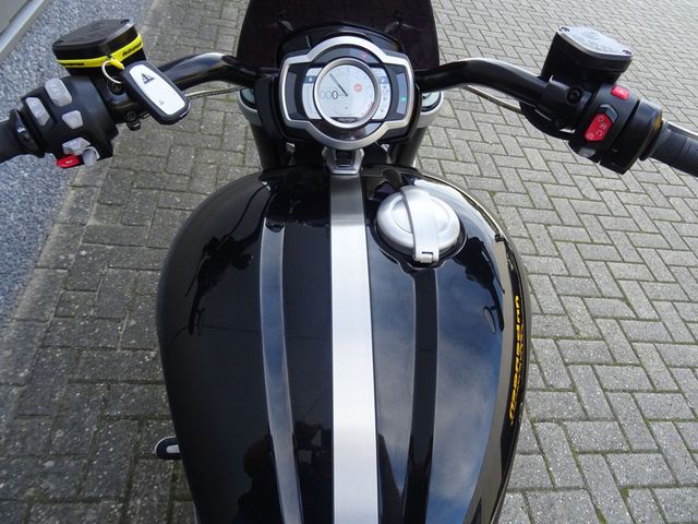 triumph - rocket-3-gt