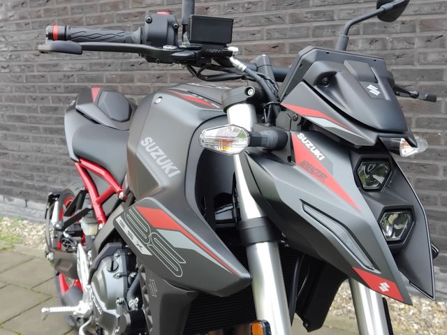 suzuki - gsx-8s