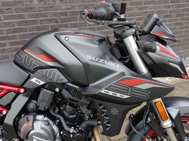 suzuki - gsx-8s
