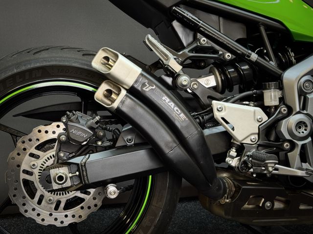 kawasaki - z900