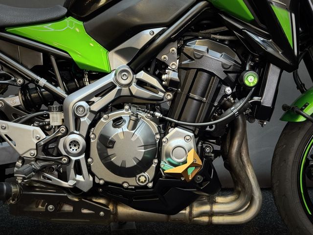 kawasaki - z900