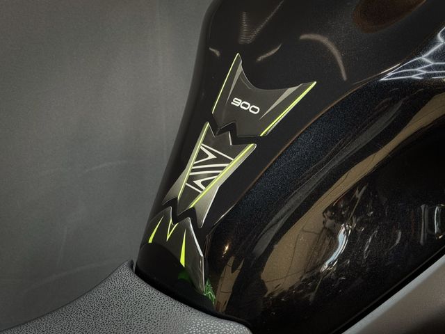 kawasaki - z900