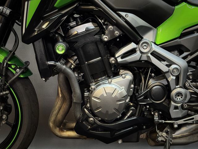 kawasaki - z900
