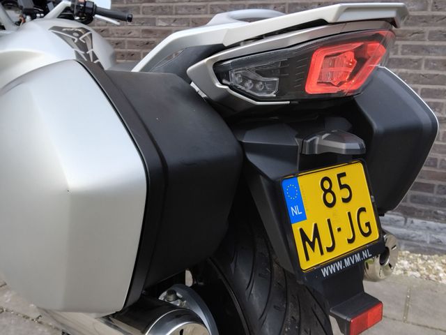 yamaha - fjr-1300