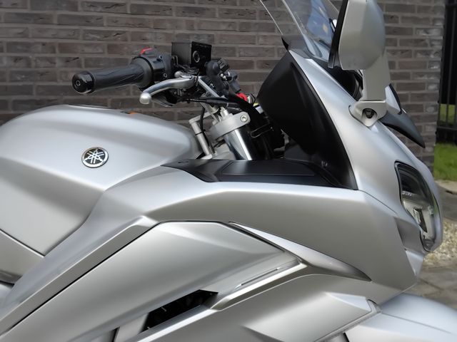 yamaha - fjr-1300