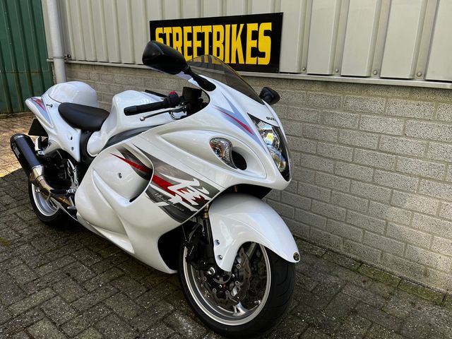 suzuki - gsx-r-1300-hayabusa