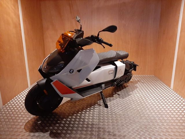 bmw - ce-04