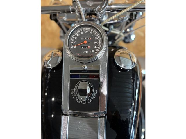 harley-davidson - heritage-softail-classic-flstc