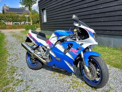 SUZUKI GSX-R 750 W – foto 2