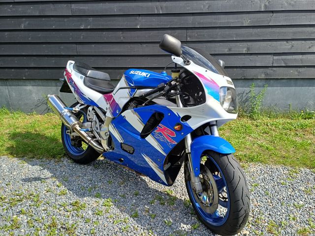 suzuki - gsx-r-750-w