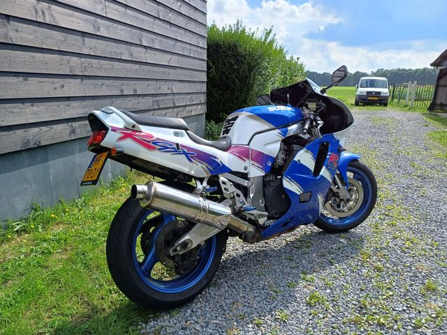 suzuki - gsx-r-750-w