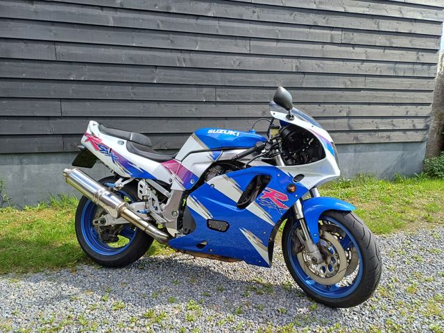 suzuki - gsx-r-750-w