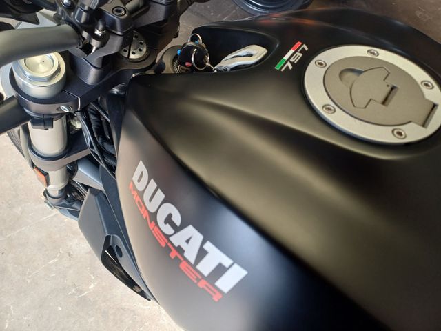 ducati - monster-797