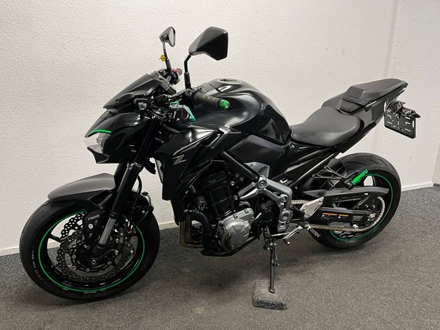 kawasaki - z900
