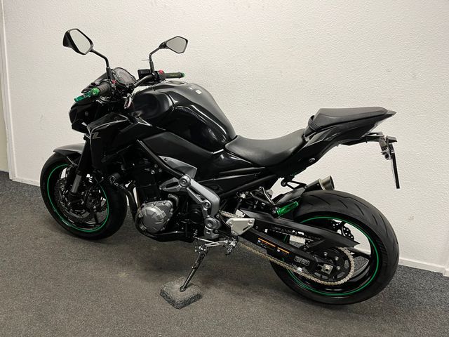 kawasaki - z900