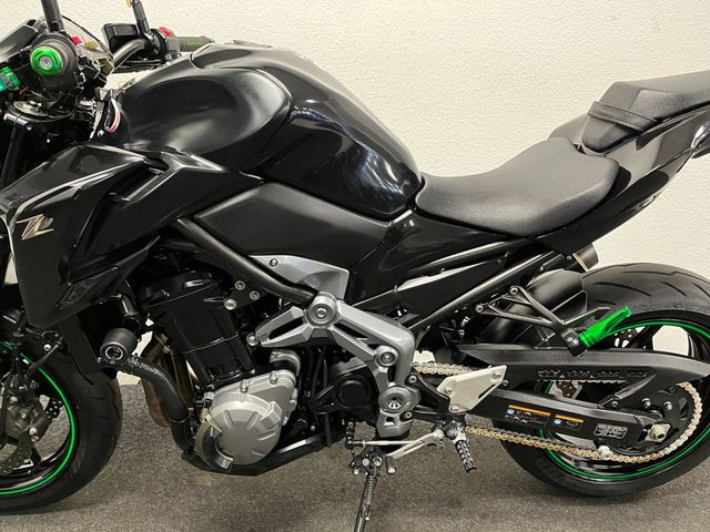 kawasaki - z900