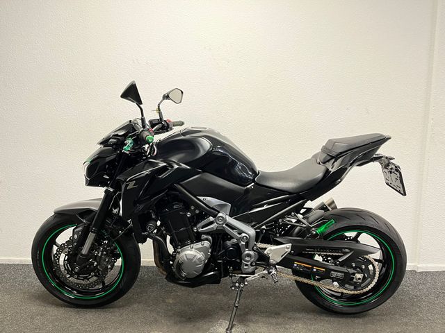 kawasaki - z900