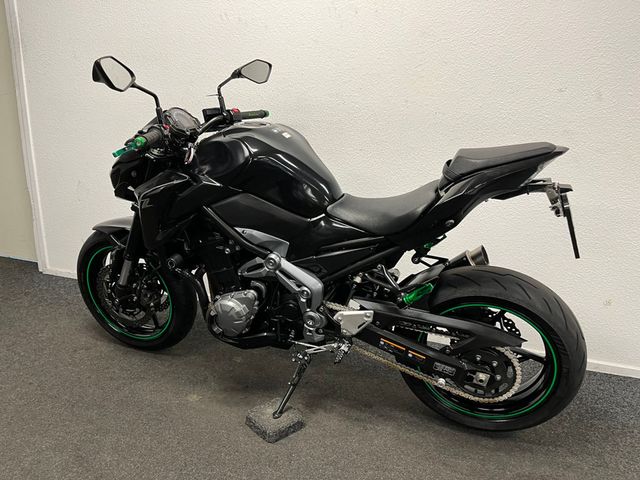 kawasaki - z900