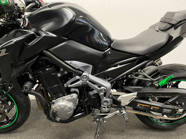 kawasaki - z900