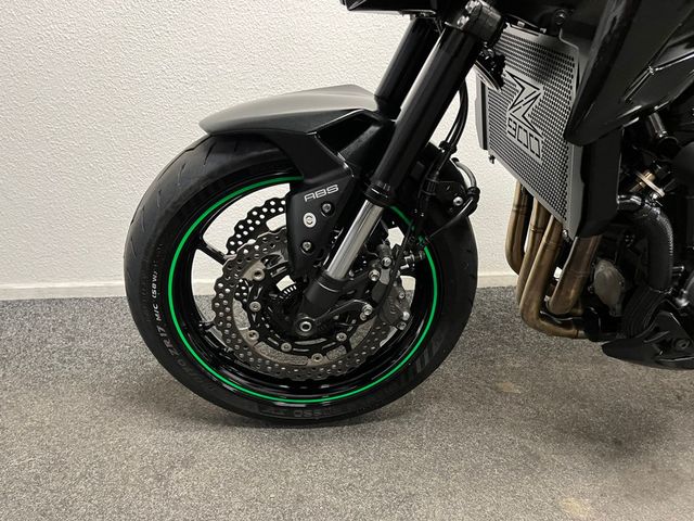 kawasaki - z900