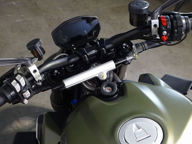 ducati - streetfighter-v2