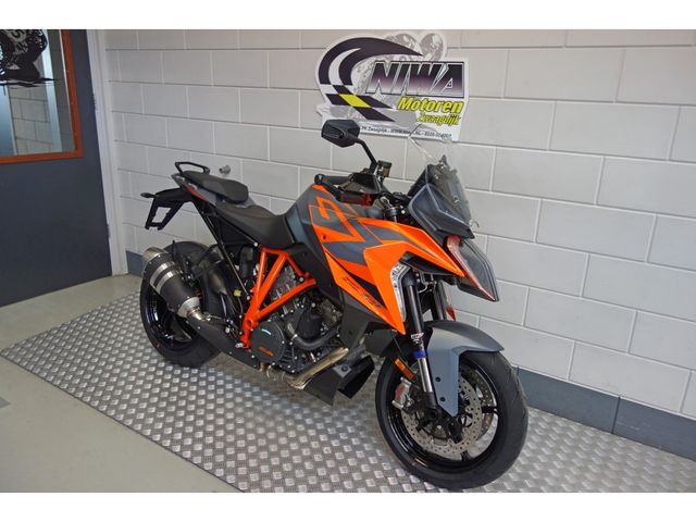 ktm - 1290-super-duke-gt